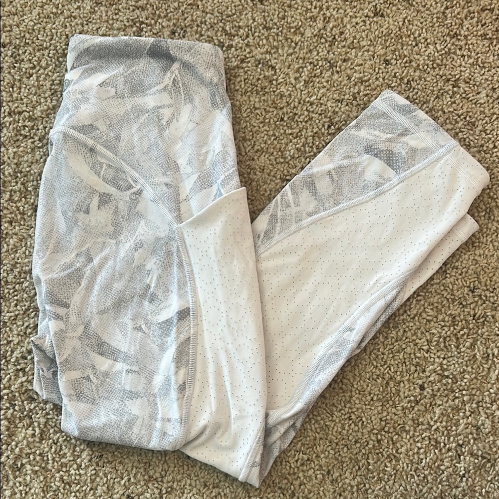 Lululemon size 4 Stylish Gray and White Leggings